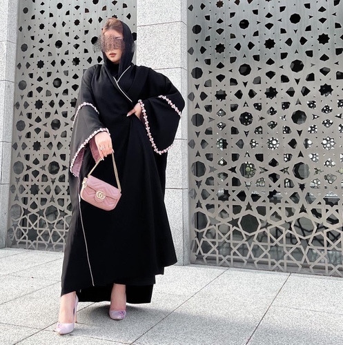 Bisht with Big Side Crumbs