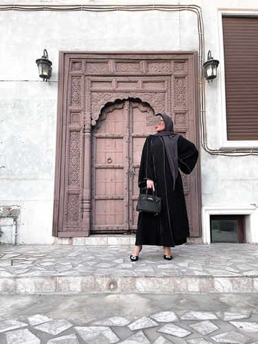 Abaya Bisht