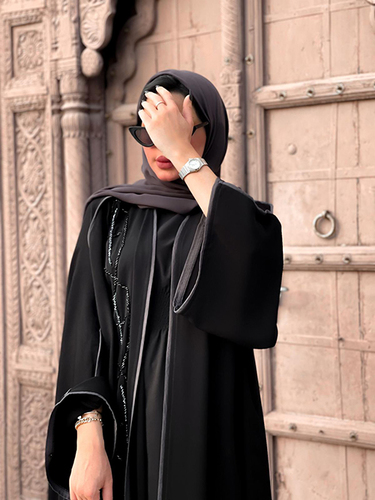 Abaya Bisht
